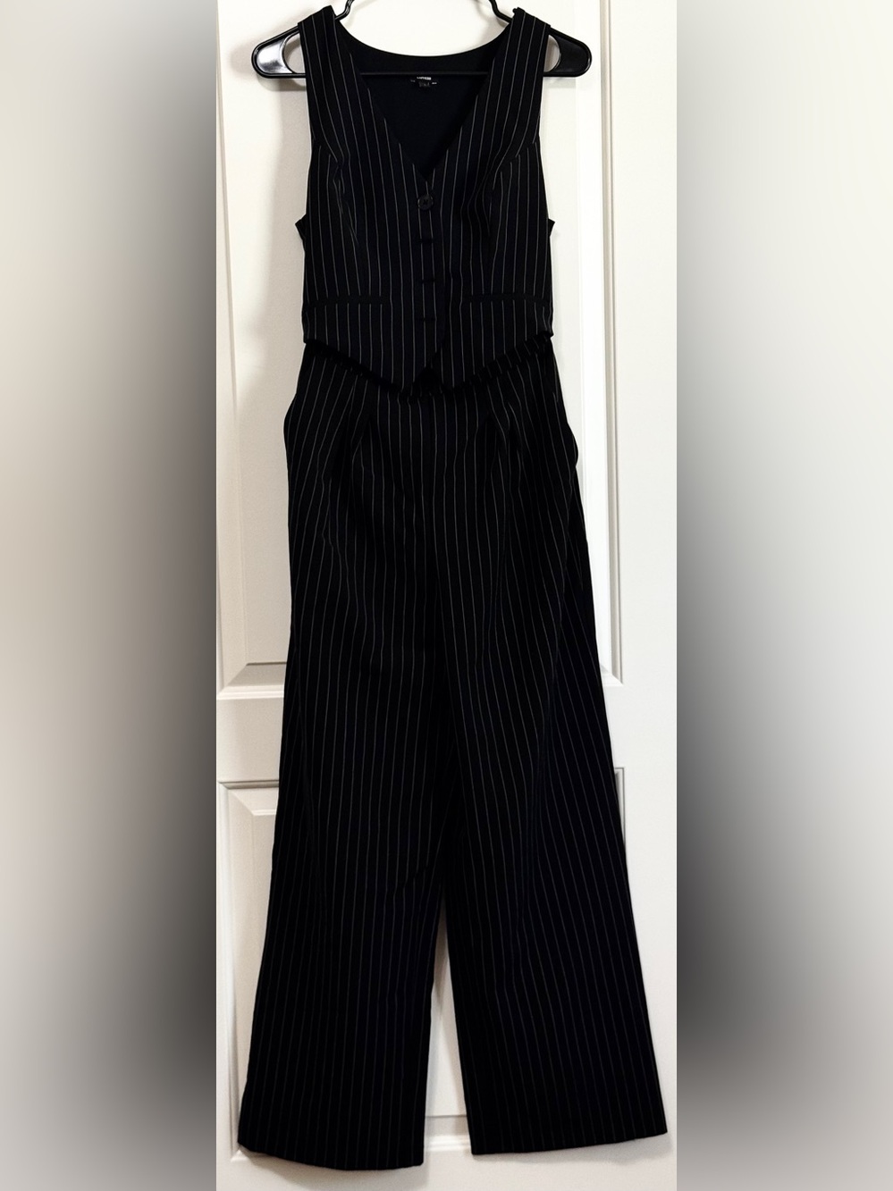 Express Pinstripe Tailored Vest Wide Leg Jumpsuit Black White Size 2 - Picture 3 of 13